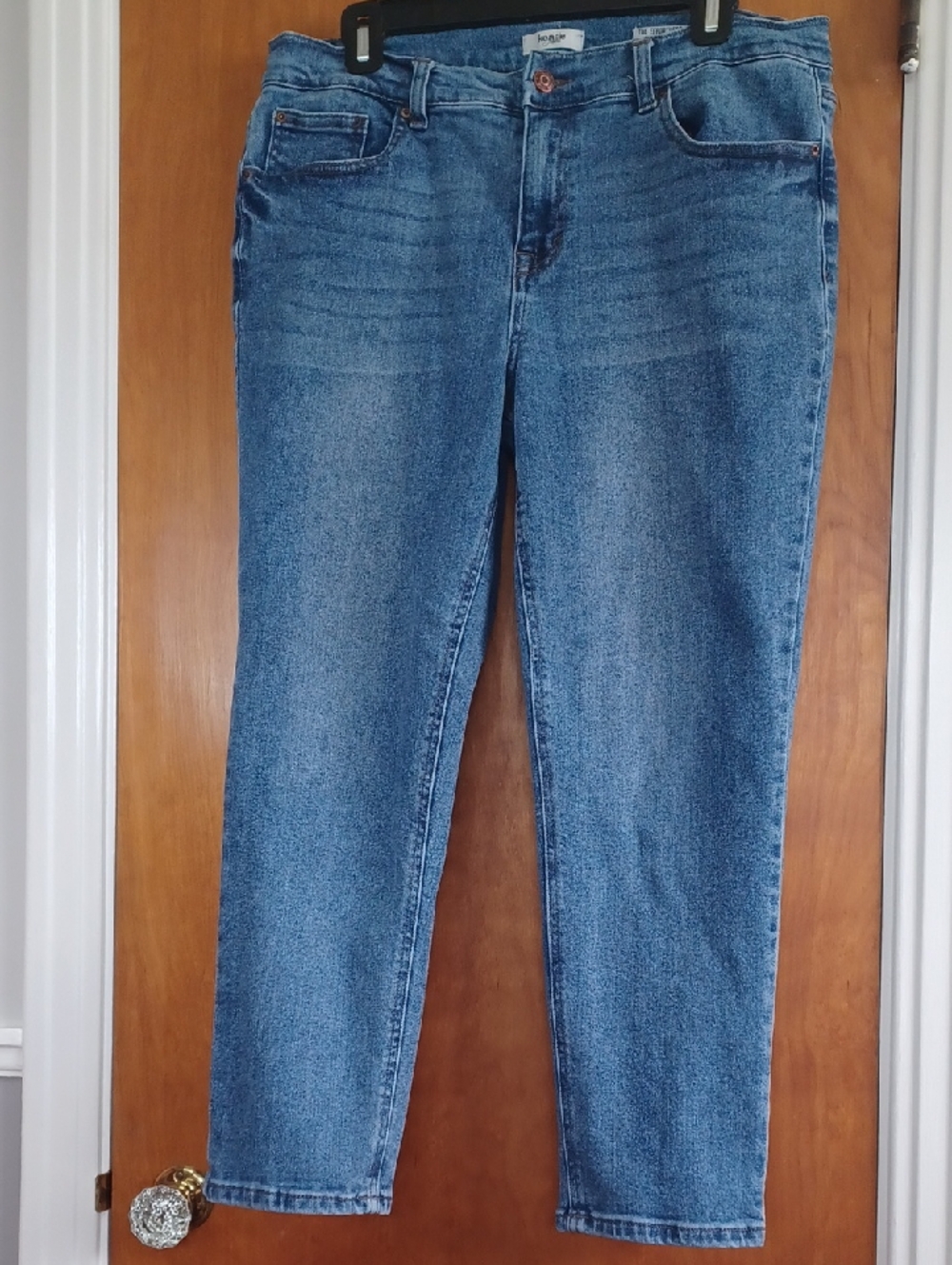 Kensie Jeans The Effortless Skinny Crop Sz.14.L.25". R.11".W.32".  Light Wash.